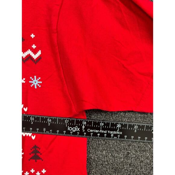 Buc-ees Christmas T-Shirt Unisex Size M Red Holiday "Worth Melting For" - Picture 5 of 5